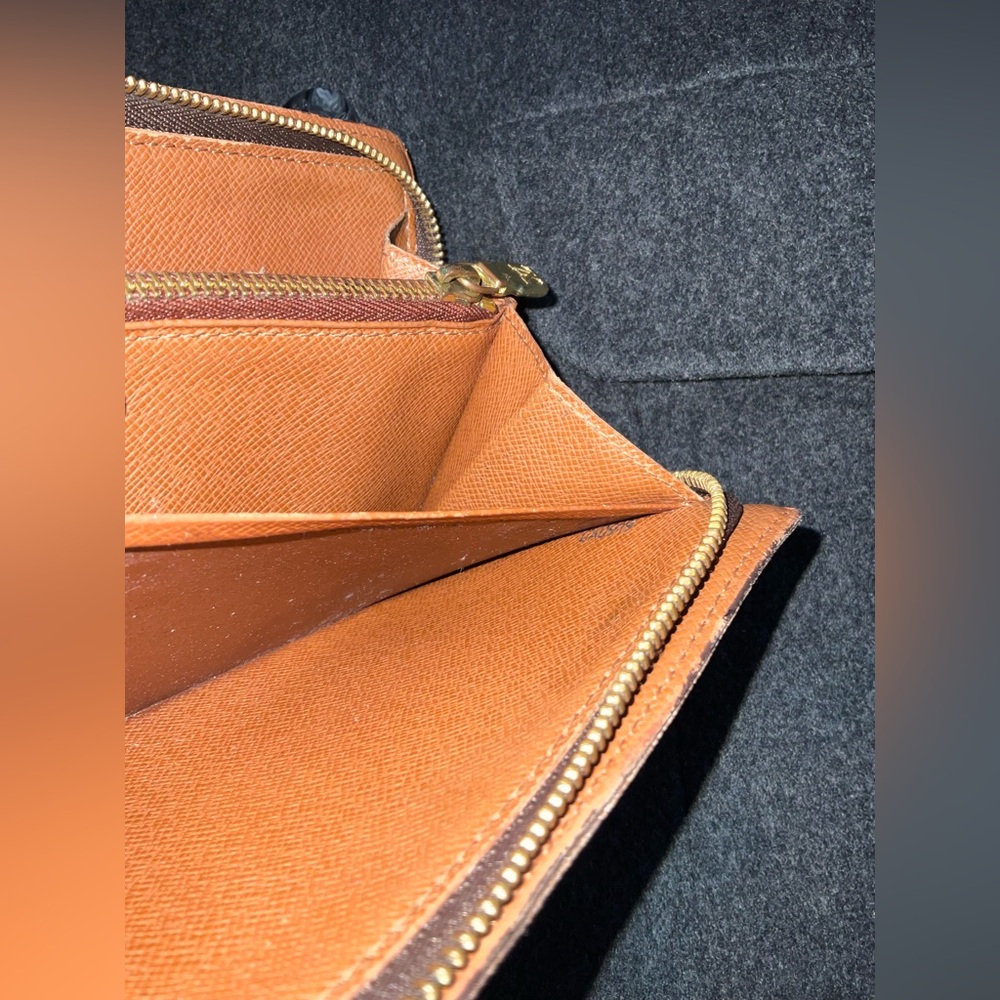 ✅ AUTHENTIC ZIP LONG WALLET LOUIS VUITTON - Picture 8 of 13